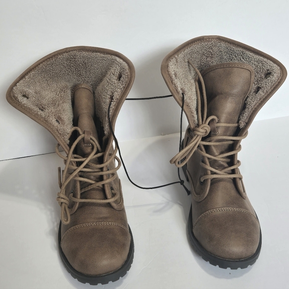 Style: Waterfall Combat / Ankle BootsColor: Taupe / Distressed BrownSize: 9 Wome - Picture 3 of 9